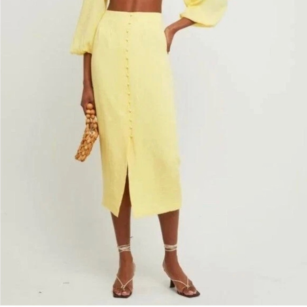 Kourt|| Butter Yellow Enza Midi skirt Size L Viscose and Nylon